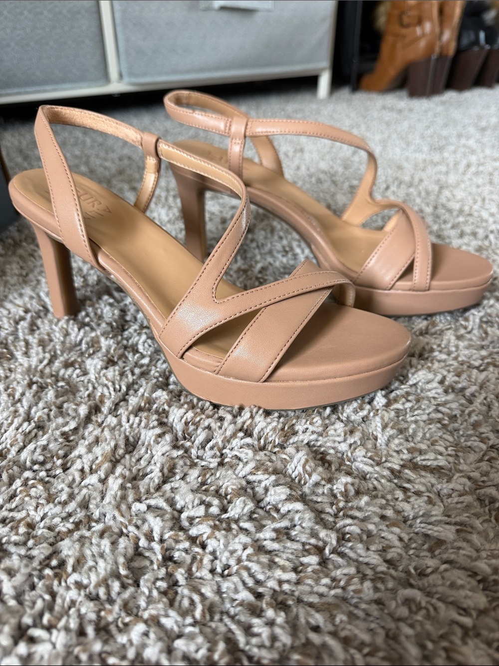 Naturalizer Blush Tan Strappy Slingback Block Heels - Picture 2 of 8